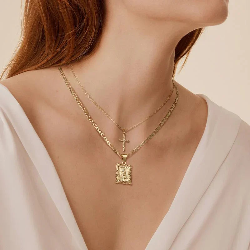 Set Collar Cruz con Inicial | Oro