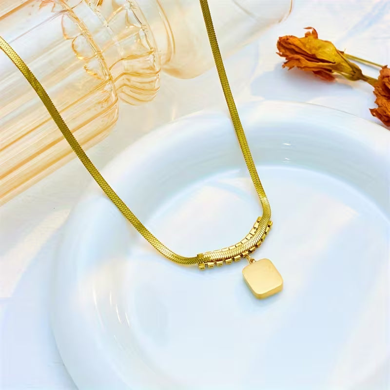 Collar Esmeralda Prisma Regalia | Oro