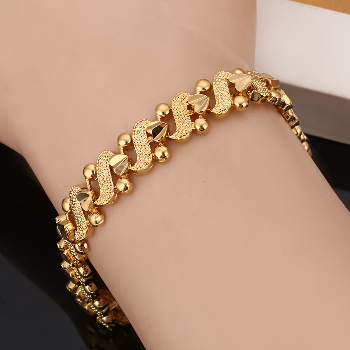 Pulsera Ola Ornamentada Lily | Oro