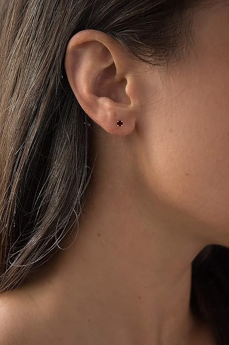 Pendientes Studs Redondos de Rubí | Oro