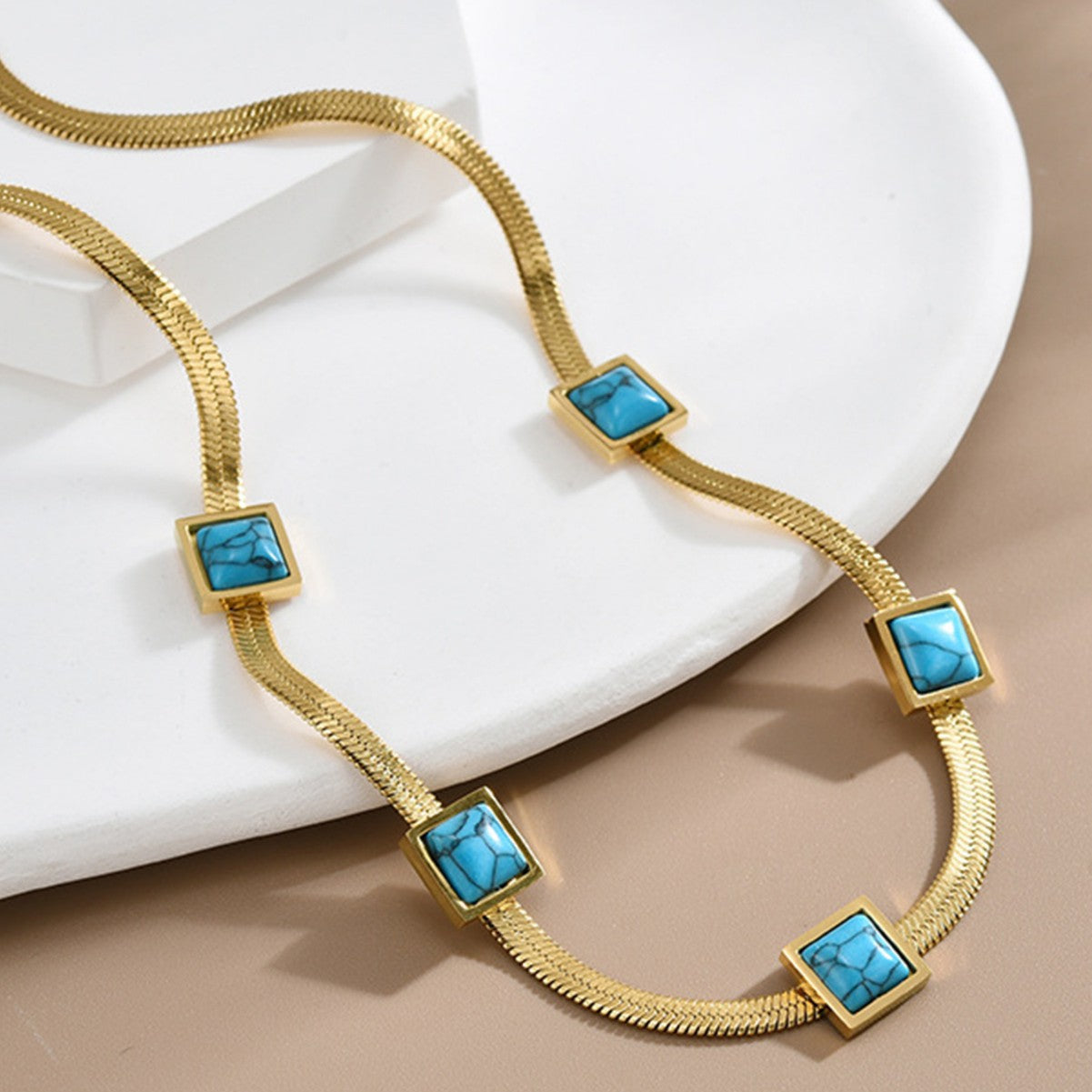 Collar Línea Costera Vionelle | Oro